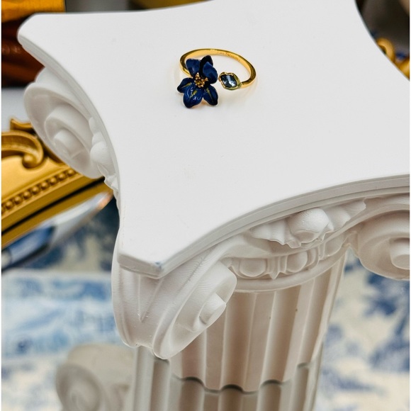 🆕 LES NEREIDES 🧿 NIB Siberian Iris and Faceted Glass Adjustable Ring - Picture 10 of 16